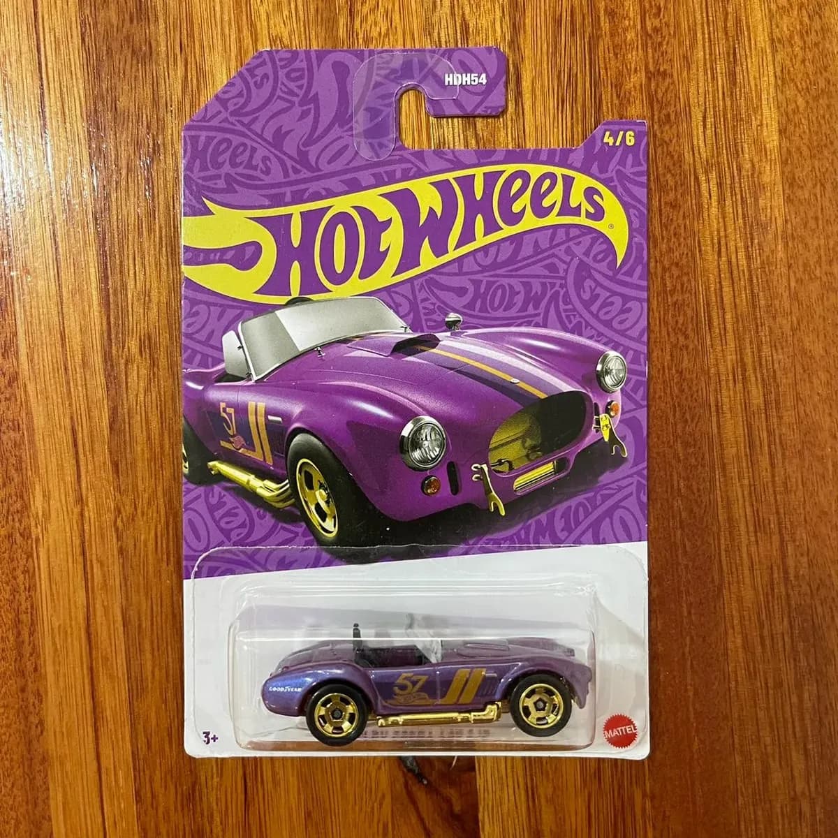 Shelby Cobra 427 S/C Pearl & Chrome 4/6 - HOT WHEELS Hdh54
